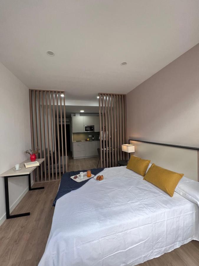 Apartamentos San Juan Suites Бадахос Экстерьер фото