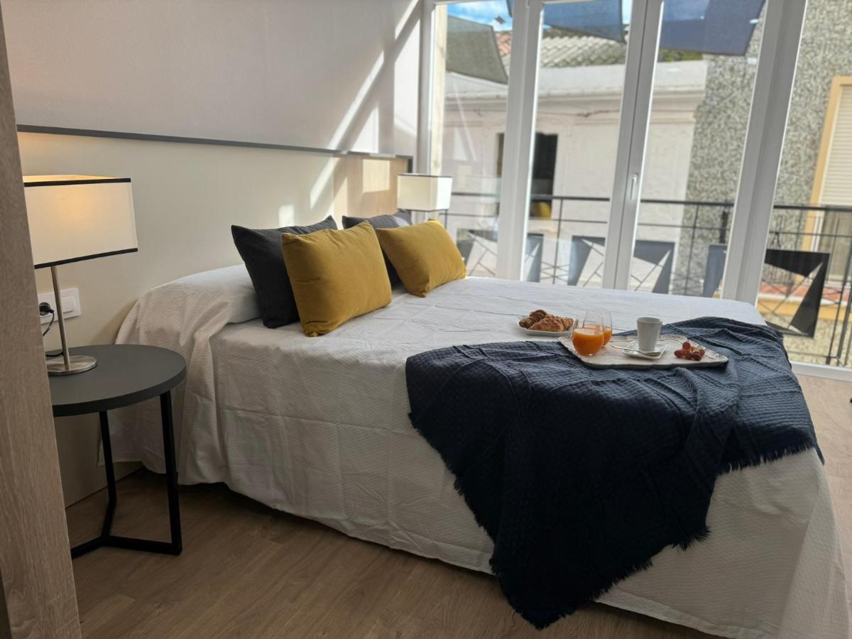 Apartamentos San Juan Suites Бадахос Экстерьер фото