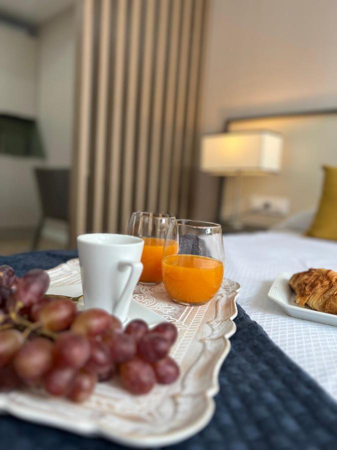 Apartamentos San Juan Suites Бадахос Экстерьер фото